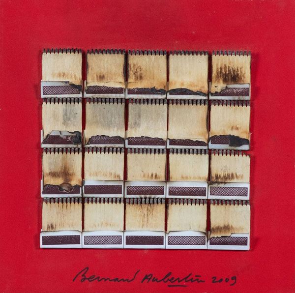 Bernard Aubertin : Dessin de feu sur table rouge  (2009)  - Fiammiferi bruciati su tavola rossa - Asta Asta di Arte Moderna e Contemporanea '800 e '900	 - Fabiani Arte