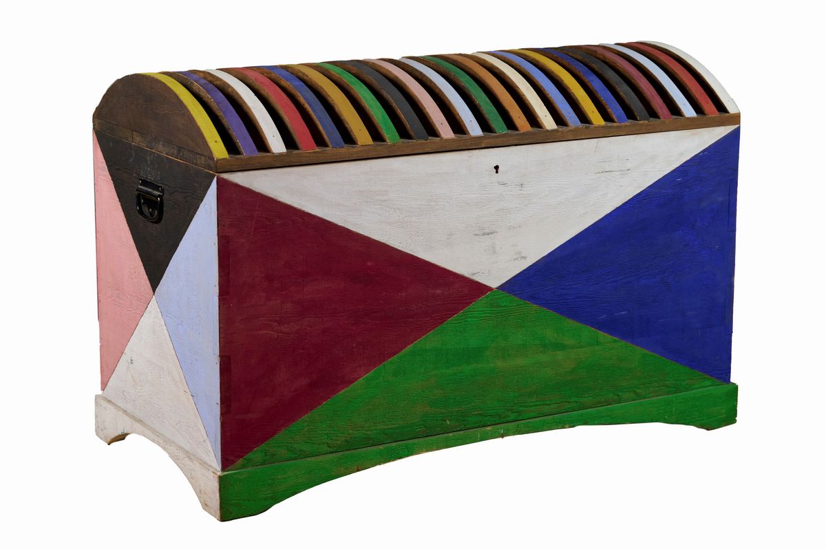 Mario Ceroli - Baule in legno di abete dipinto a mano
