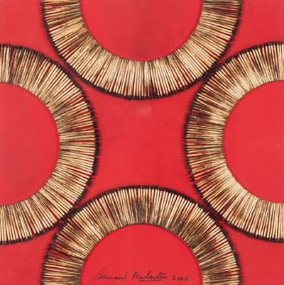 Dessin De Feu Sur Table Rouge