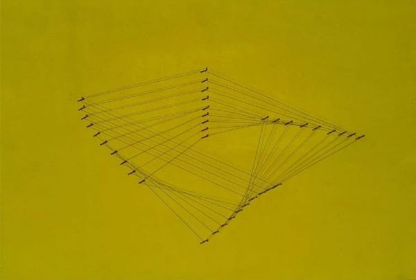 Bruno Caraceni : Senza titolo  - Tecnica mista su tavola gialla con chiodi e filo metallico - Asta Arte Moderna e Contemporanea, '800 e'900 - Fabiani Arte