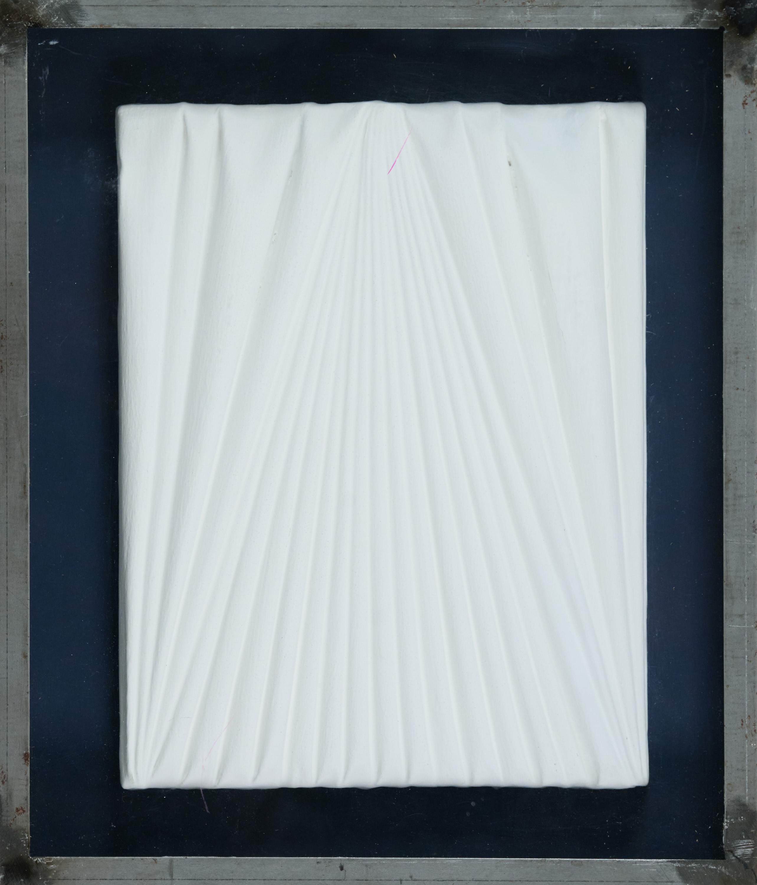 Umberto Mariani - La forma celata - Bianco, acrilico su piombo (2014)