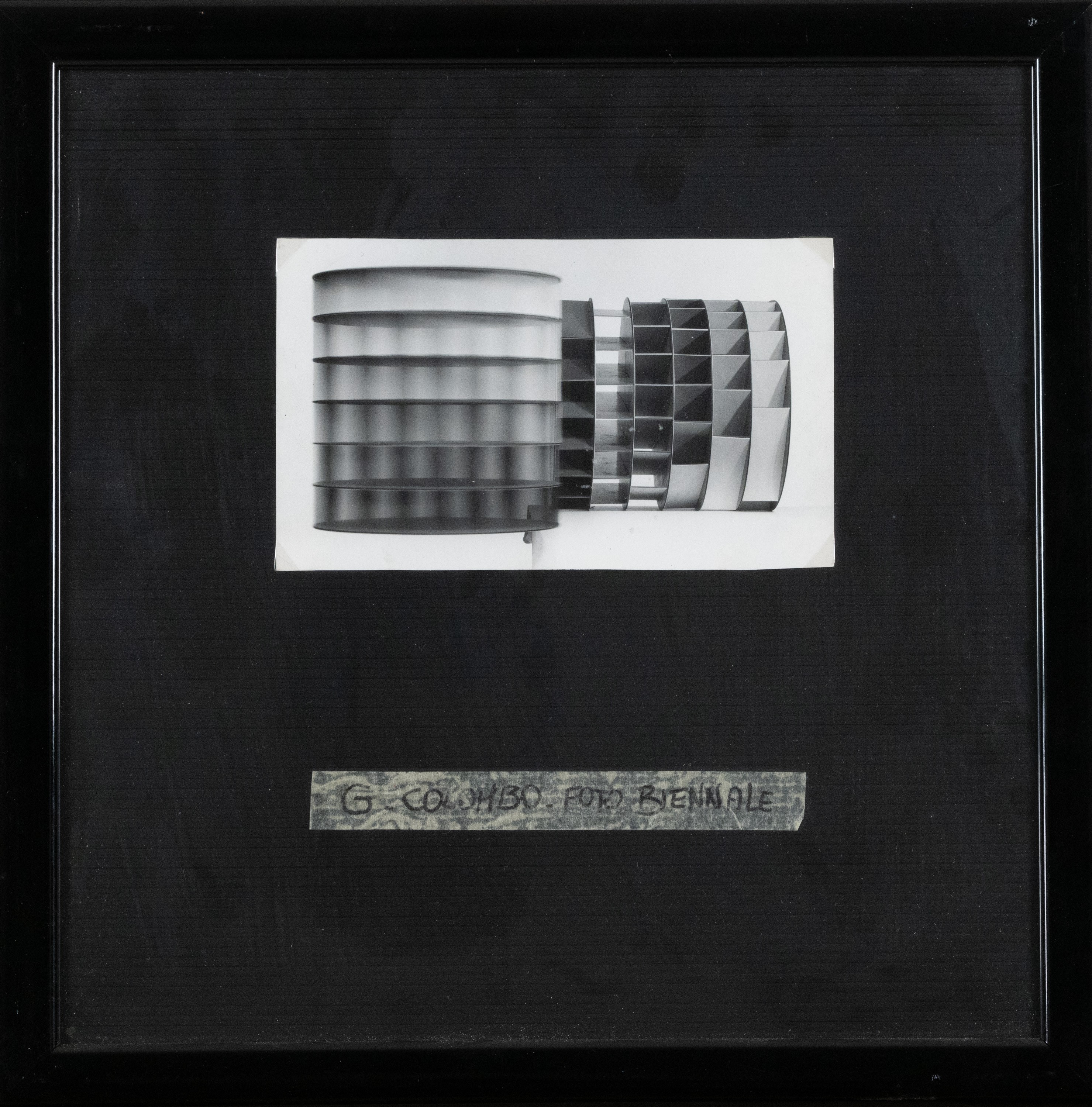 Gianni Colombo - Strutturazione acentrica, fotografia in bianco e nero (1962)