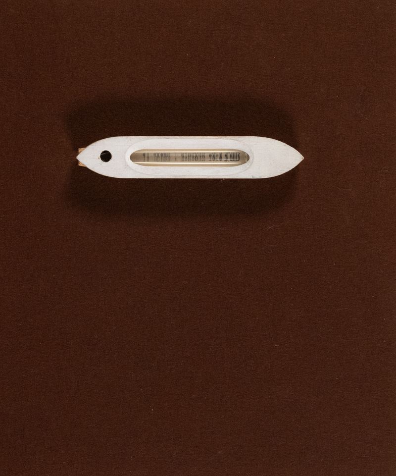 Man Ray - La boite à Pandore (fiala in vetro in scatola di legno su tavola con feltro)